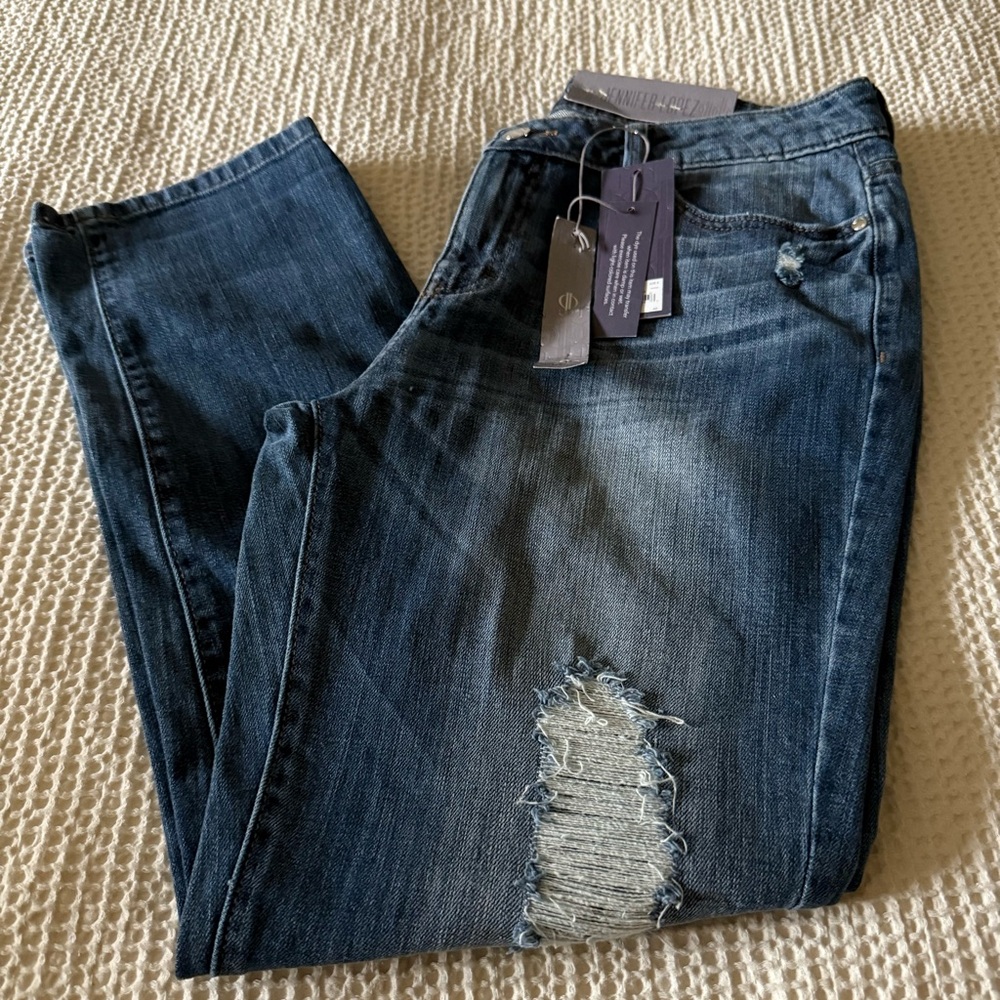 NWTS Jennifer Lopez Distressed Boyfriend Jeans
